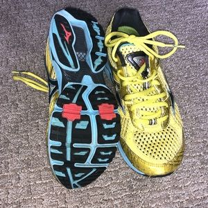 Running shoes